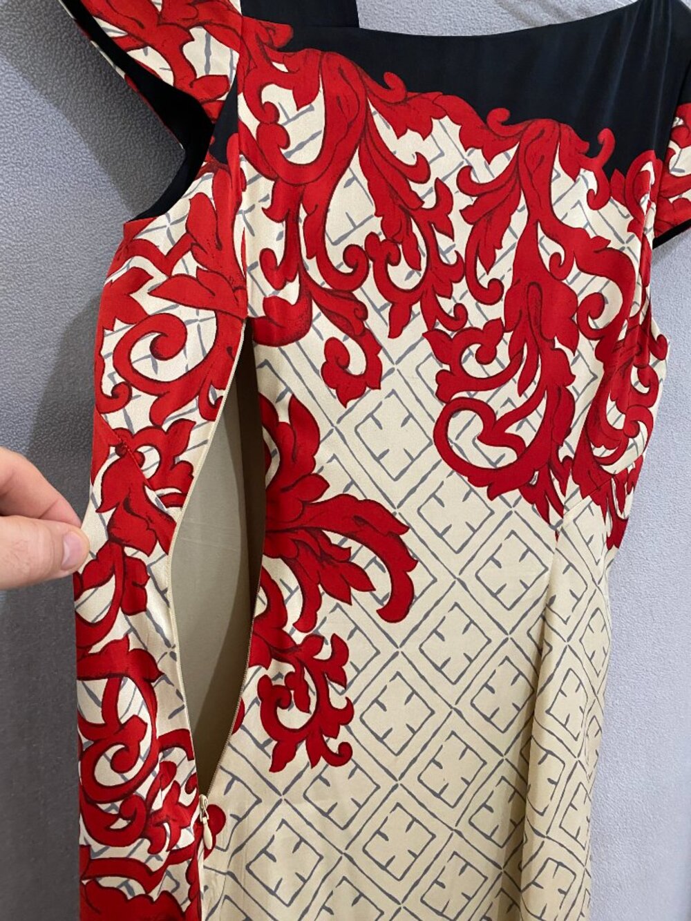 Yoana Baraschi Silk Blend Red Black Baroque Print Dress Cap Sleeve Sheath Size 4 - Picture 4 of 8